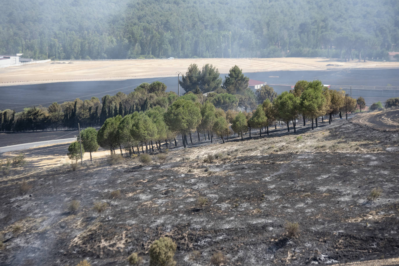 Labores de extinción del incendio en Cuéllar