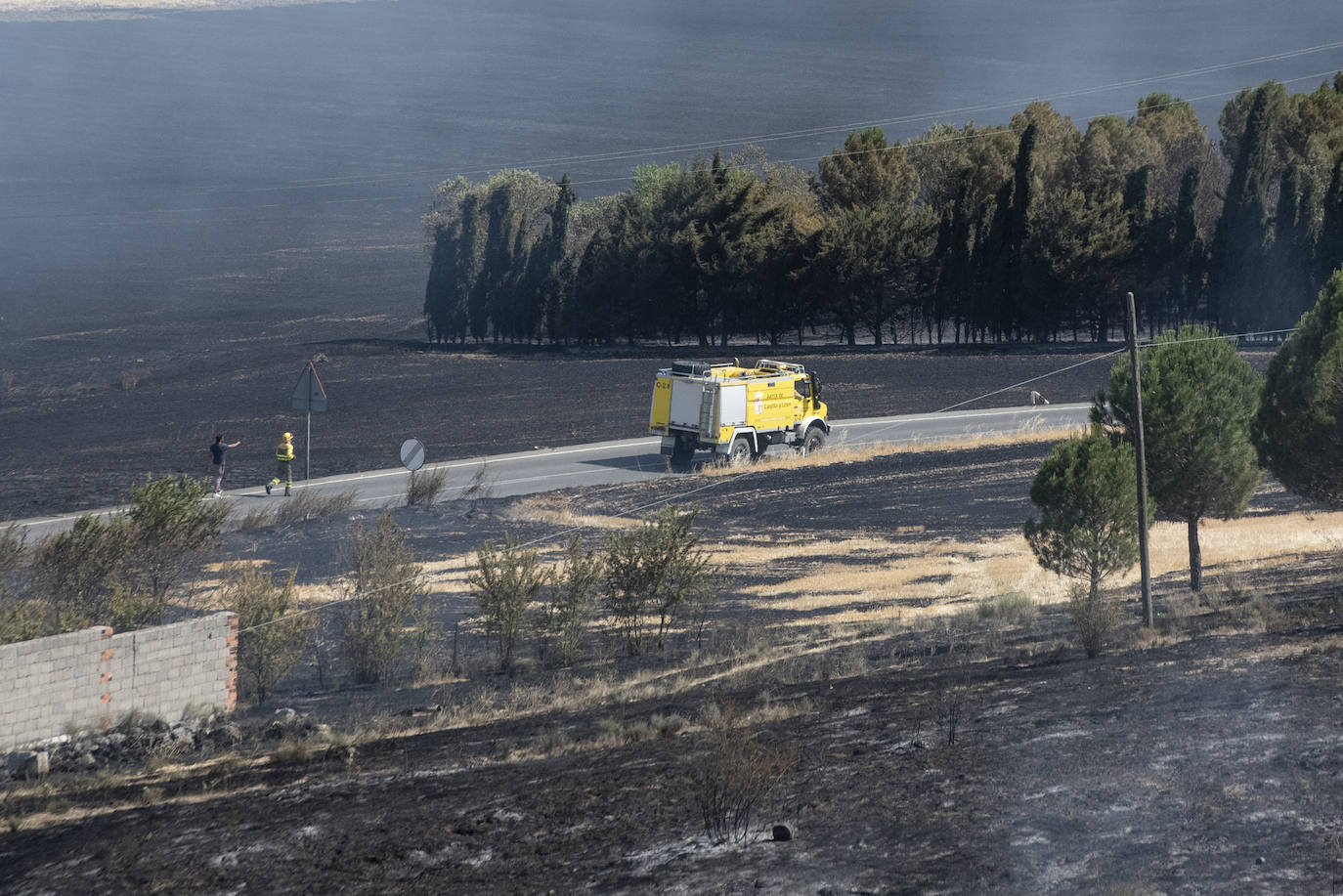 Labores de extinción del incendio en Cuéllar