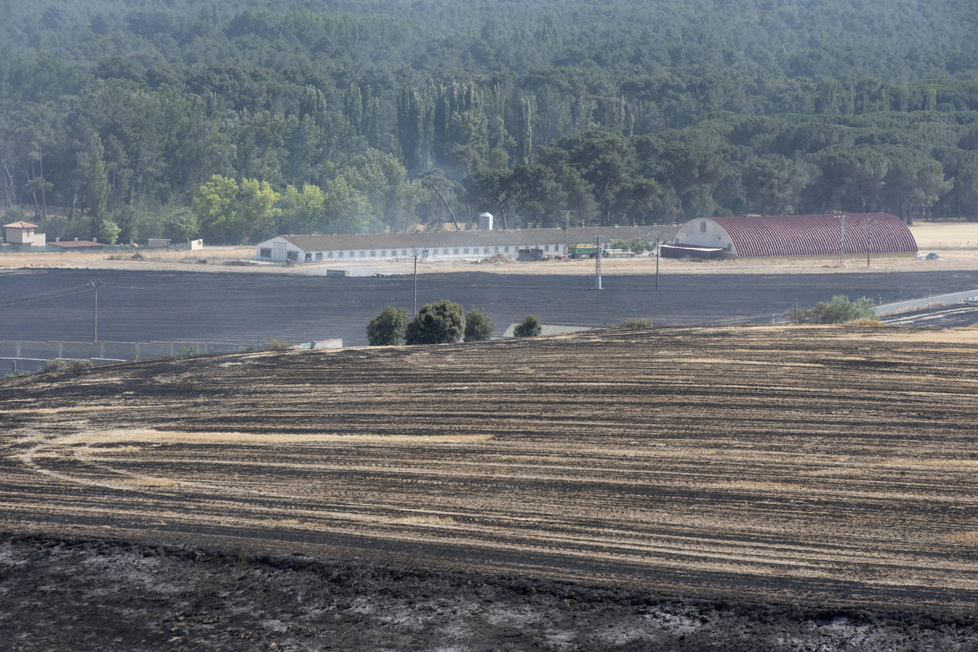 Labores de extinción del incendio en Cuéllar