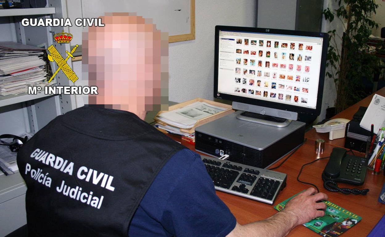 Un agente de la Guardia Civil. 