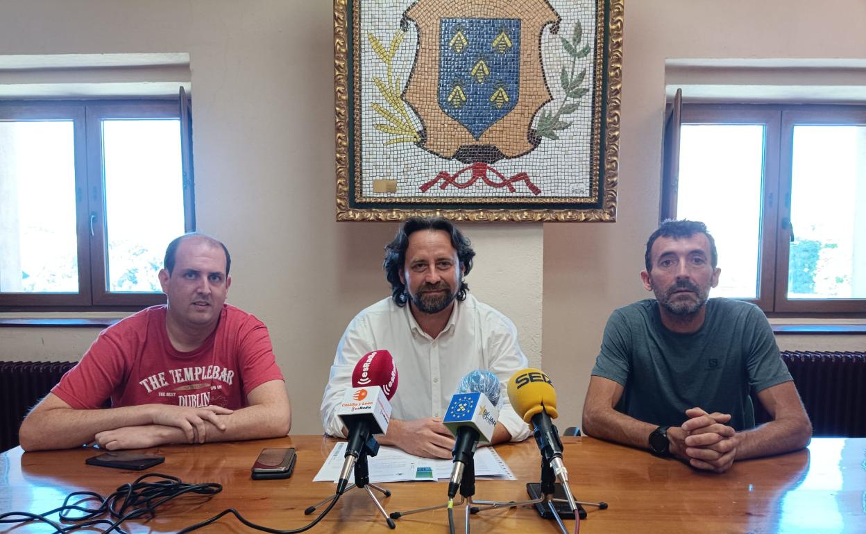 Luis Hernández, Antonio Cámara y Miguel Heras, durante la presentación.