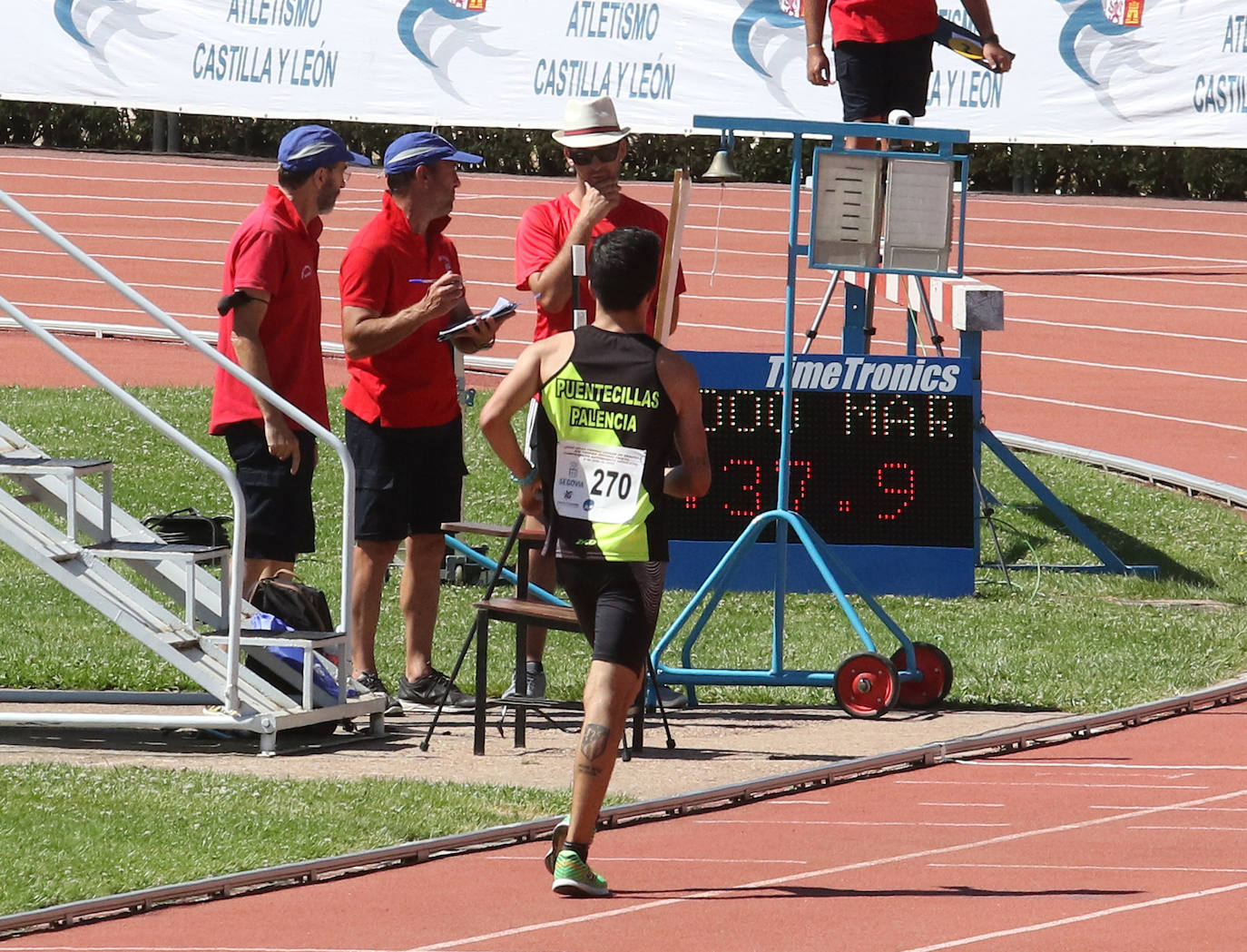 Jornada de atletismo en Segovia.