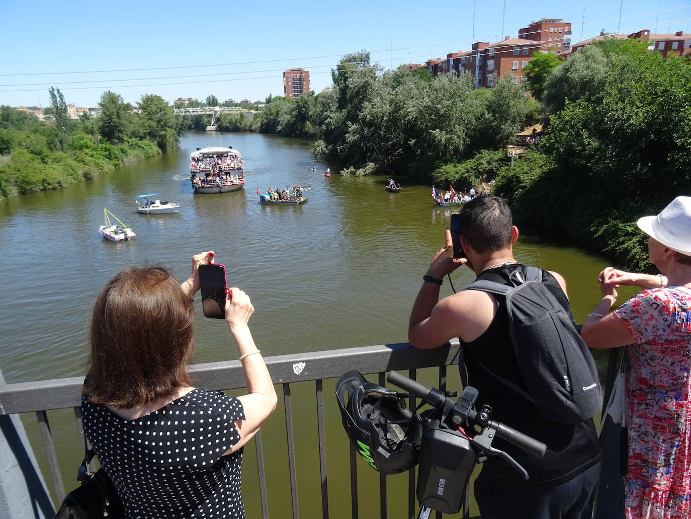 Fotos: XXIII procesión fluvial de la Virgen del Carmen en Valladolid