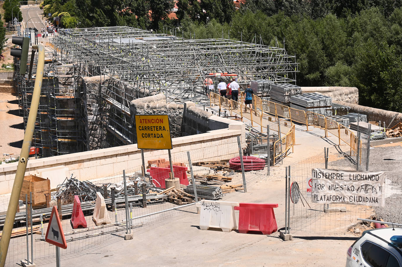Fotos: Cabezón pide un nuevo viaducto y expresa su hartazgo por el retraso de las obras