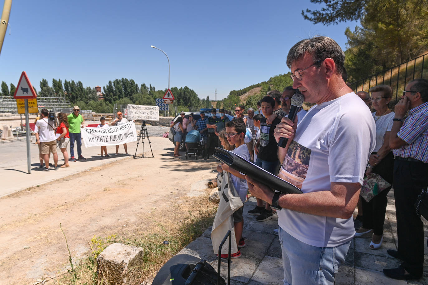 Fotos: Cabezón pide un nuevo viaducto y expresa su hartazgo por el retraso de las obras