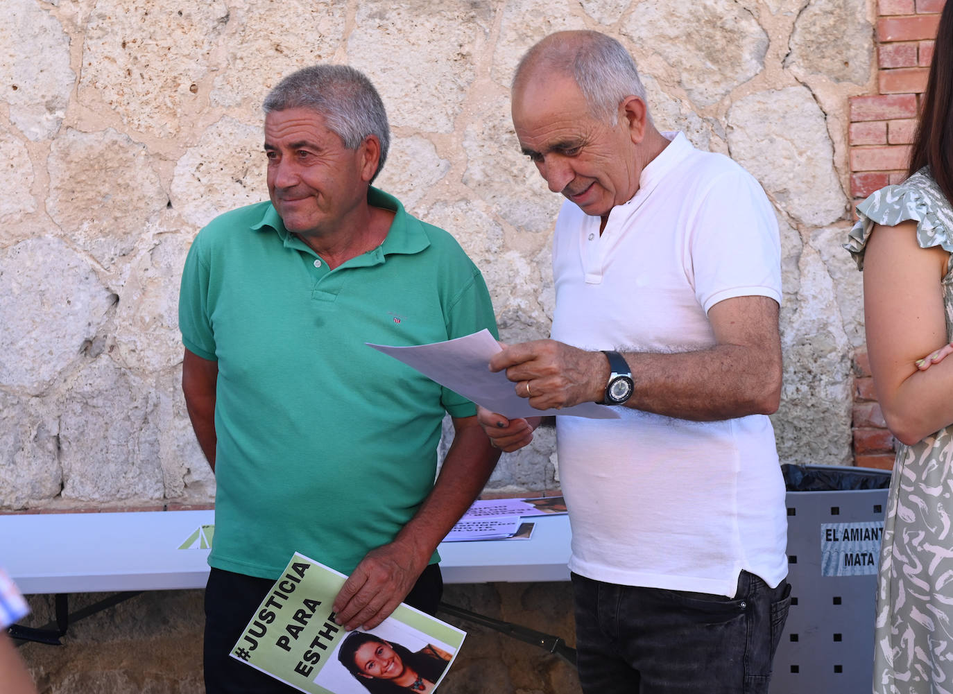 Fotos: Concentración en Traspinedo seis meses después de la muerte de Esther López