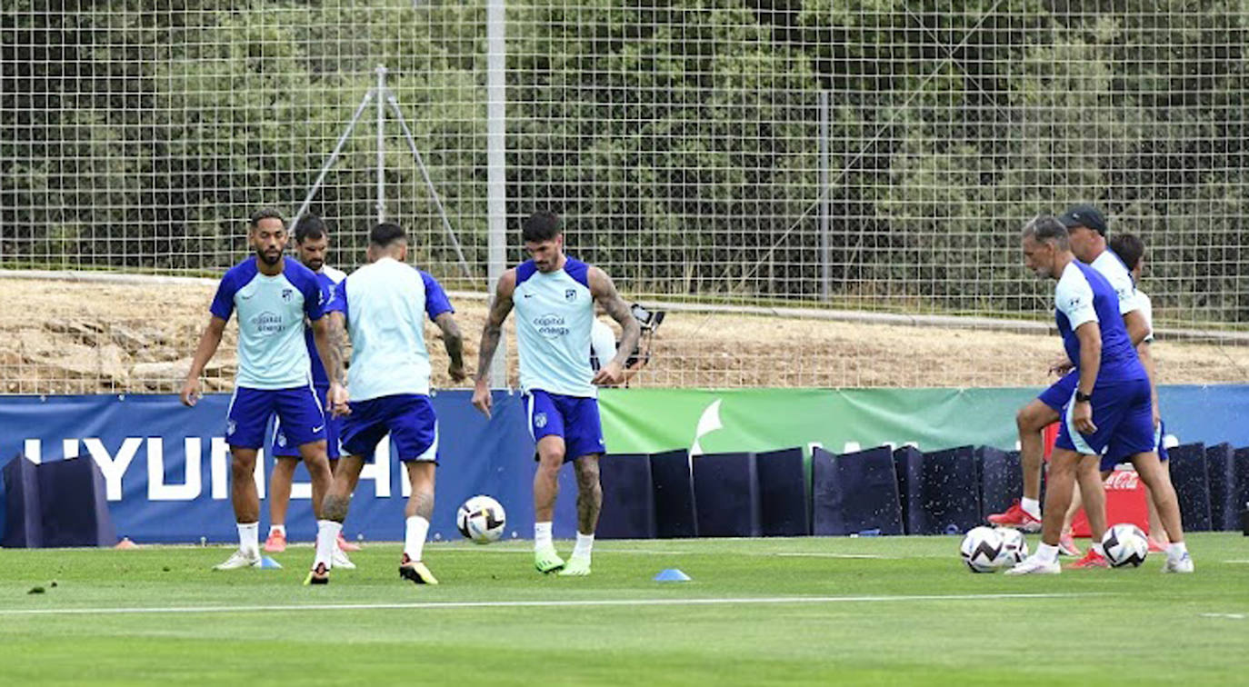 Primer entrenamiento del Atletico de Madrid en San Rafael. 