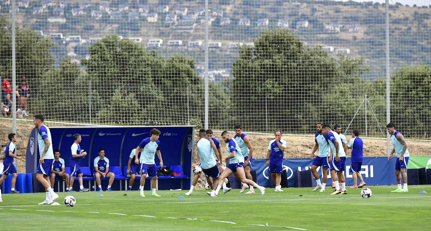 Primer entrenamiento del Atletico de Madrid en San Rafael. 