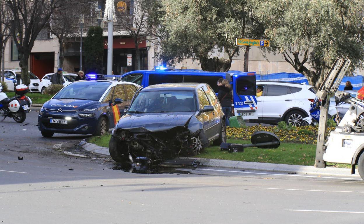 Accidente en la rotonda de Plaza España de Salamanca. 