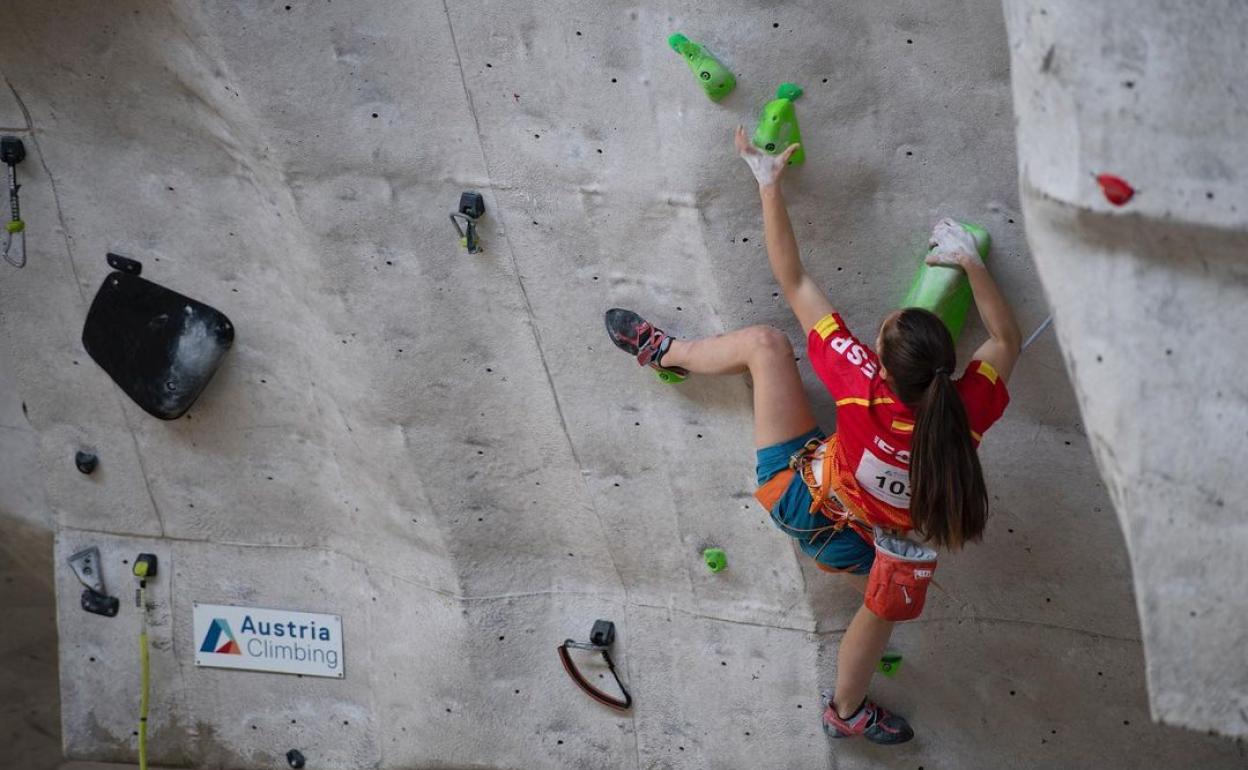 Iziar, en plena escalada durante el Europeo de la categoría disputado en Alemania. 