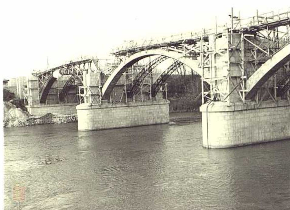 Fotos: La construcción del tercer paso sobre el Pisuerga (1953-1960)