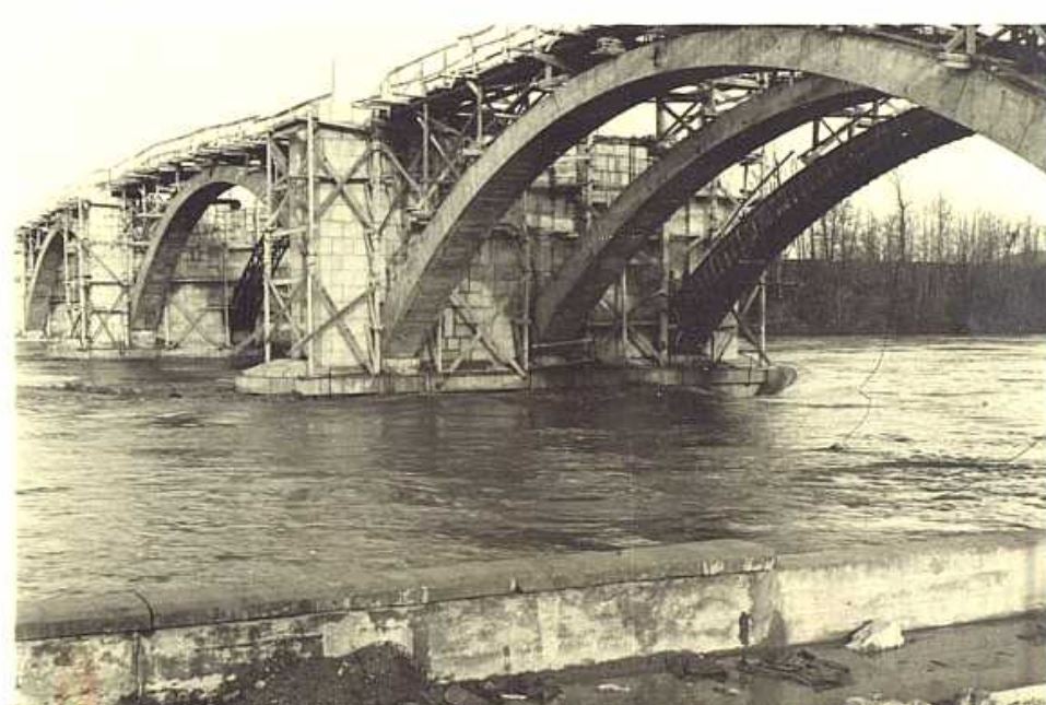 Fotos: La construcción del tercer paso sobre el Pisuerga (1953-1960)