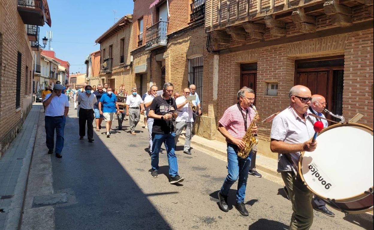 Procesión en honor a San Nabor, este martes en Mayorga.