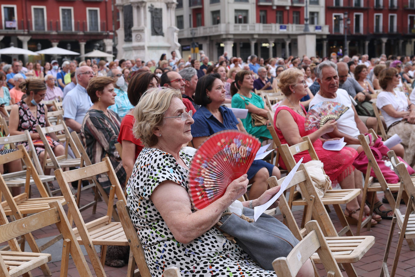 Proyección de 'Nabucco', en la Plaza mayor de Valladolid. 