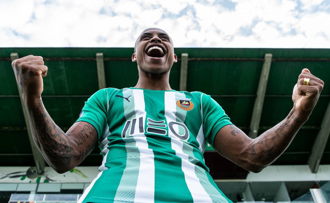 Paulo Vitor, en su presentación como jugador del Rio Ave. 