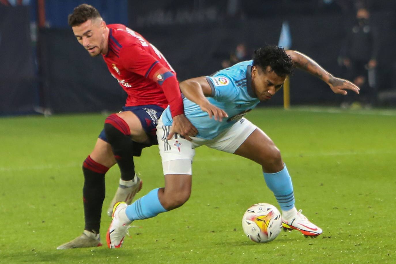 Renato Tapia, en un partido con el Celta de Vigo. 