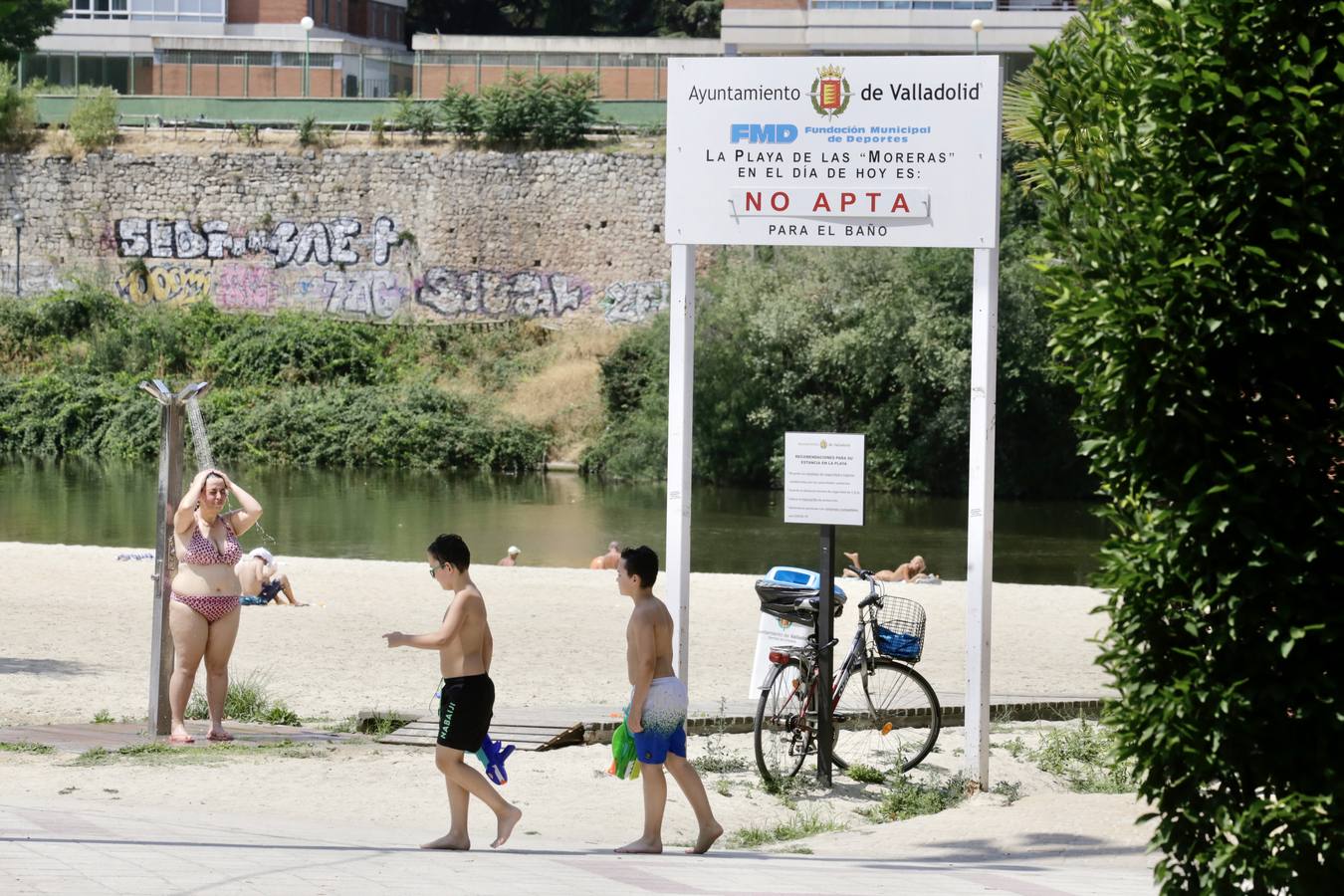 Fotos: El agua del Pisuerga en las Moreras, no apta para el baño