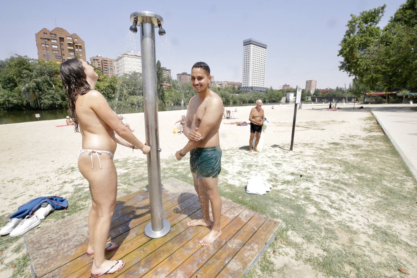 Fotos: El agua del Pisuerga en las Moreras, no apta para el baño