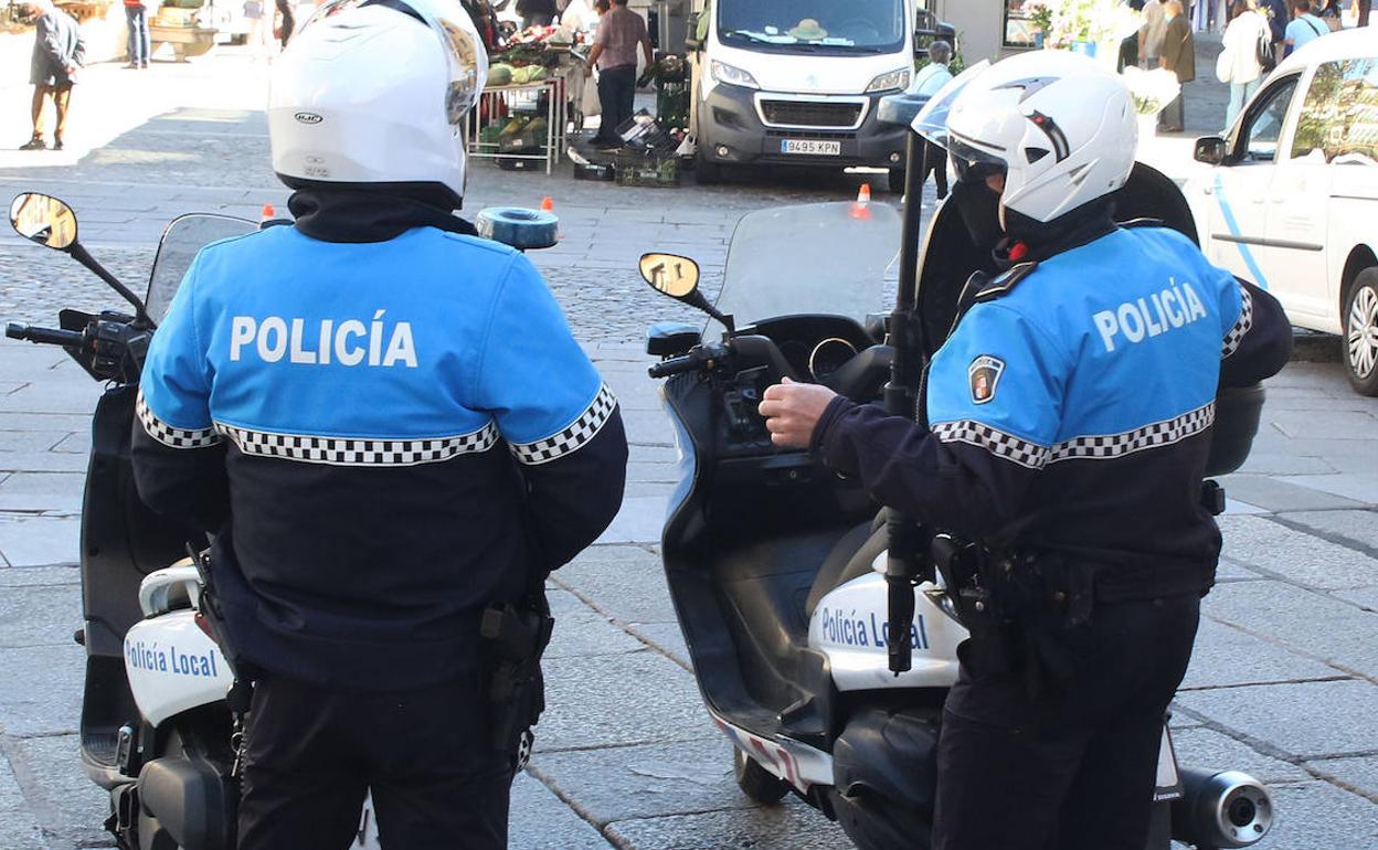 Agentes morotizados de la Policía Local de Segovia. 