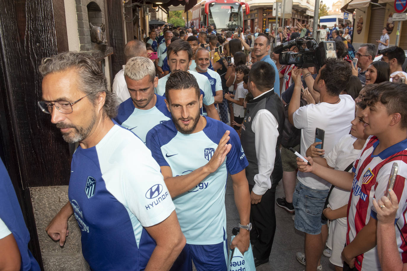 Llegada del Atlético de Madrid a Segovia.