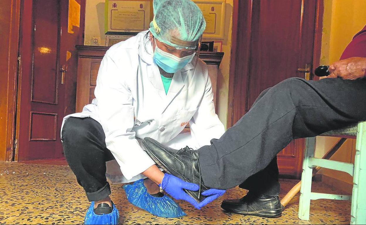 El servicio de ayuda a domicilio amplía sus plazas