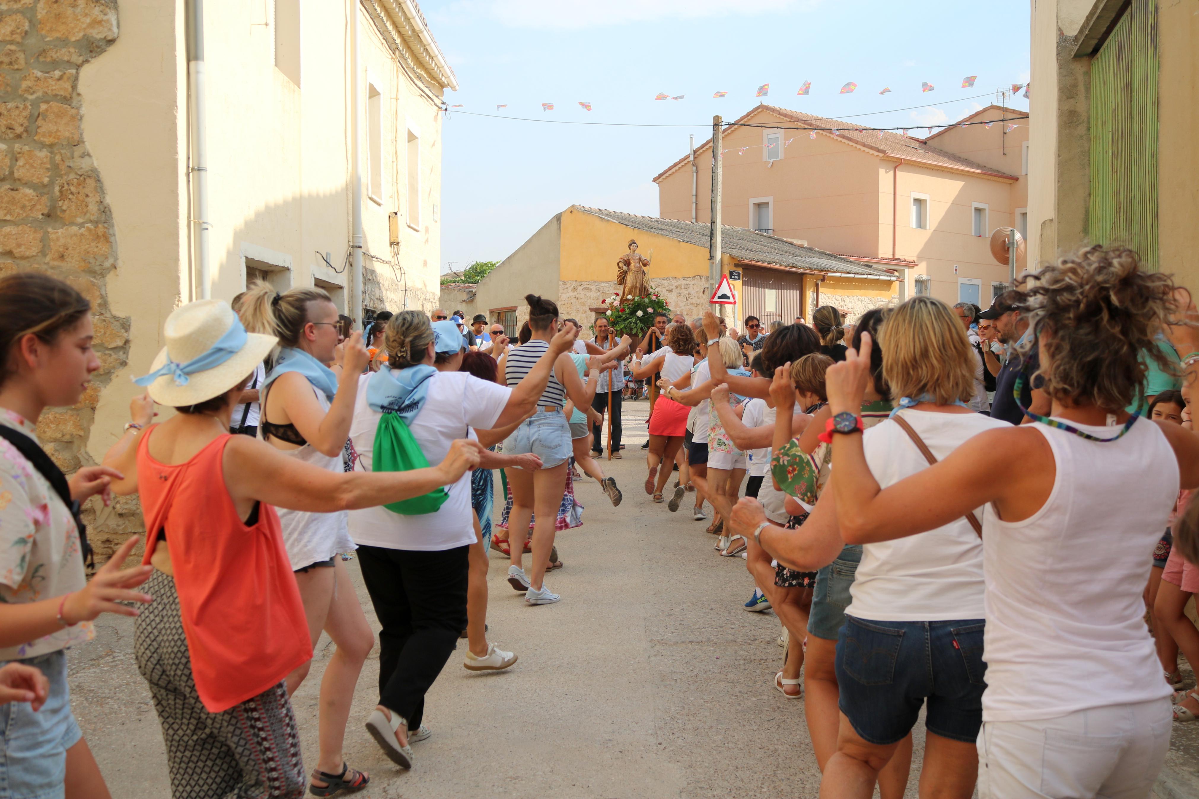 Las danzas son una de las señas de identidad de las fiestas de Villahán