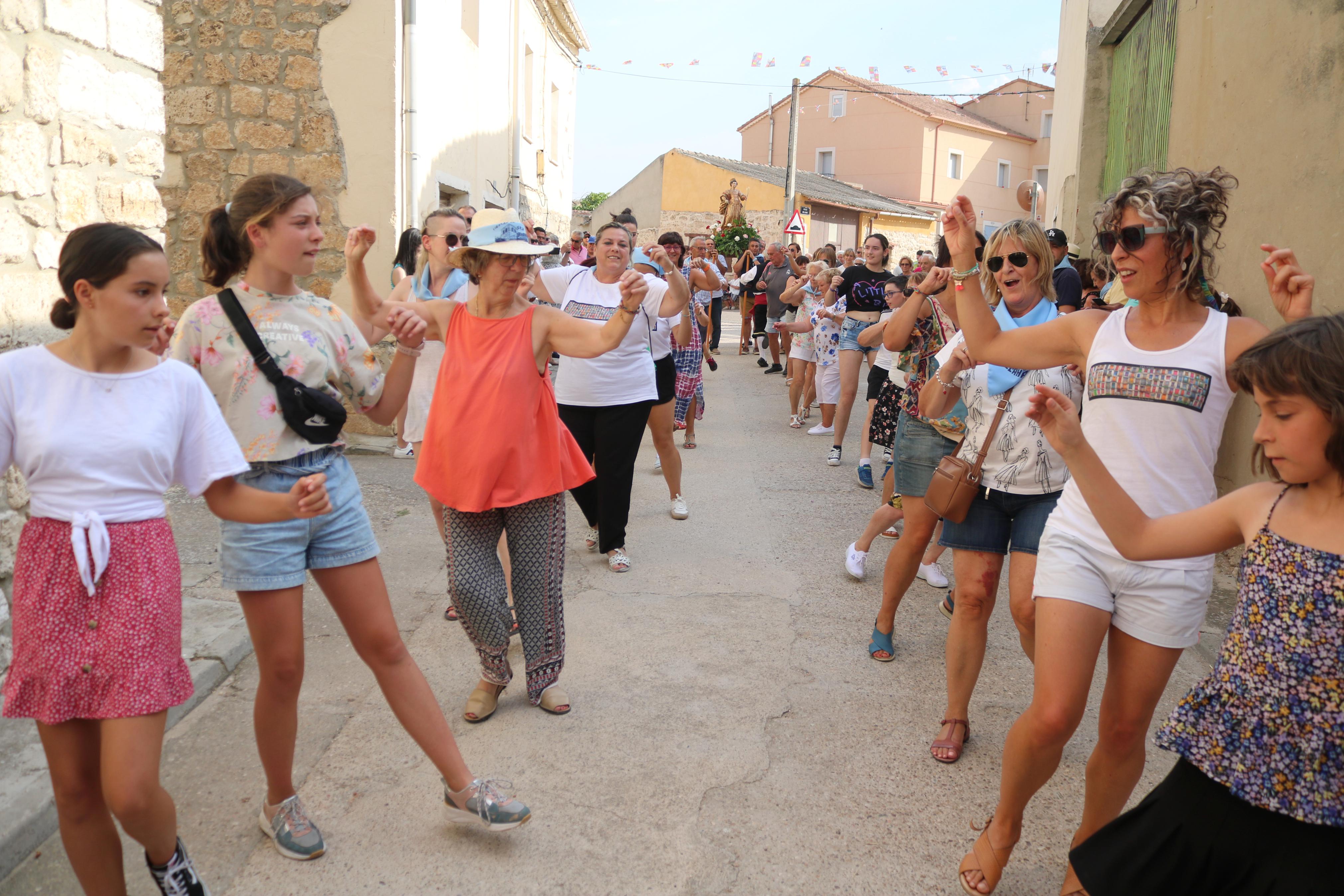 Las danzas son una de las señas de identidad de las fiestas de Villahán