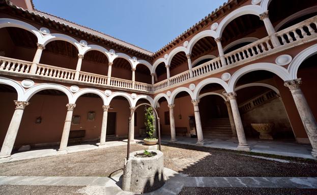 El patio del palacio de Fabio Nelli.