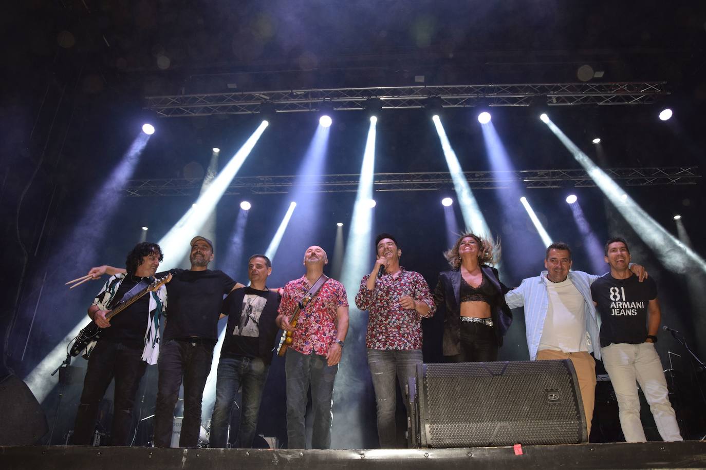 Fotos: David Civera encandila a su público en Santibáñez de la Peña