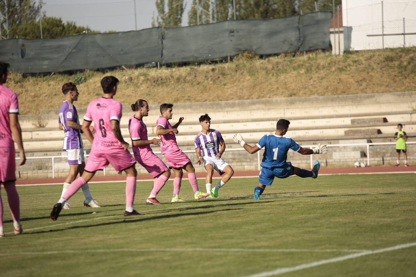 Partido amistoso entre el Unionistas y el Real Valladolid disputado en Salamanca.