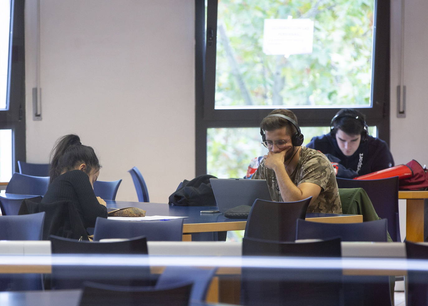 Estudiantes en un aula de la Facultad de Filosofía y Letras en Valladolid. 