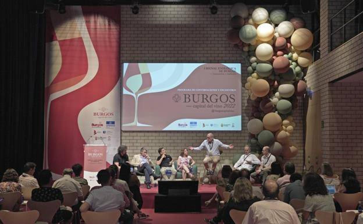 Primera jornada de la Bienal Burgos Capital del Vinio. 