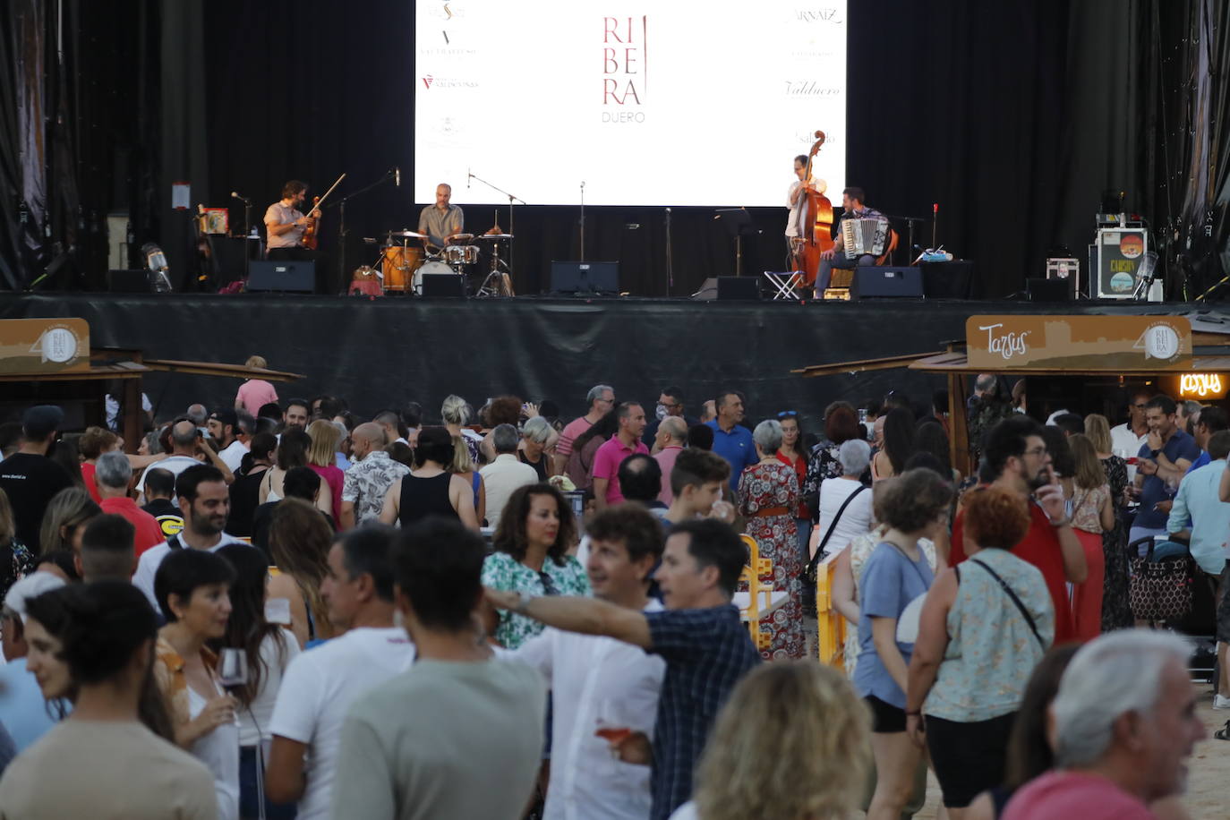 Fotos: Celebración de los 40 años de Ribera del Duero en Peñafiel