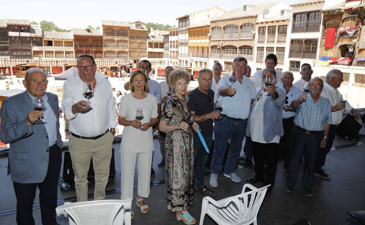 Fundadores de la DO Ribera y descendientes en un acto conmemorativo 