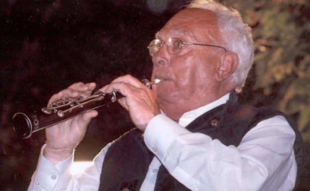 Muere en Valladolid el folclorista Librado Rogado, maestro de dulzaineros