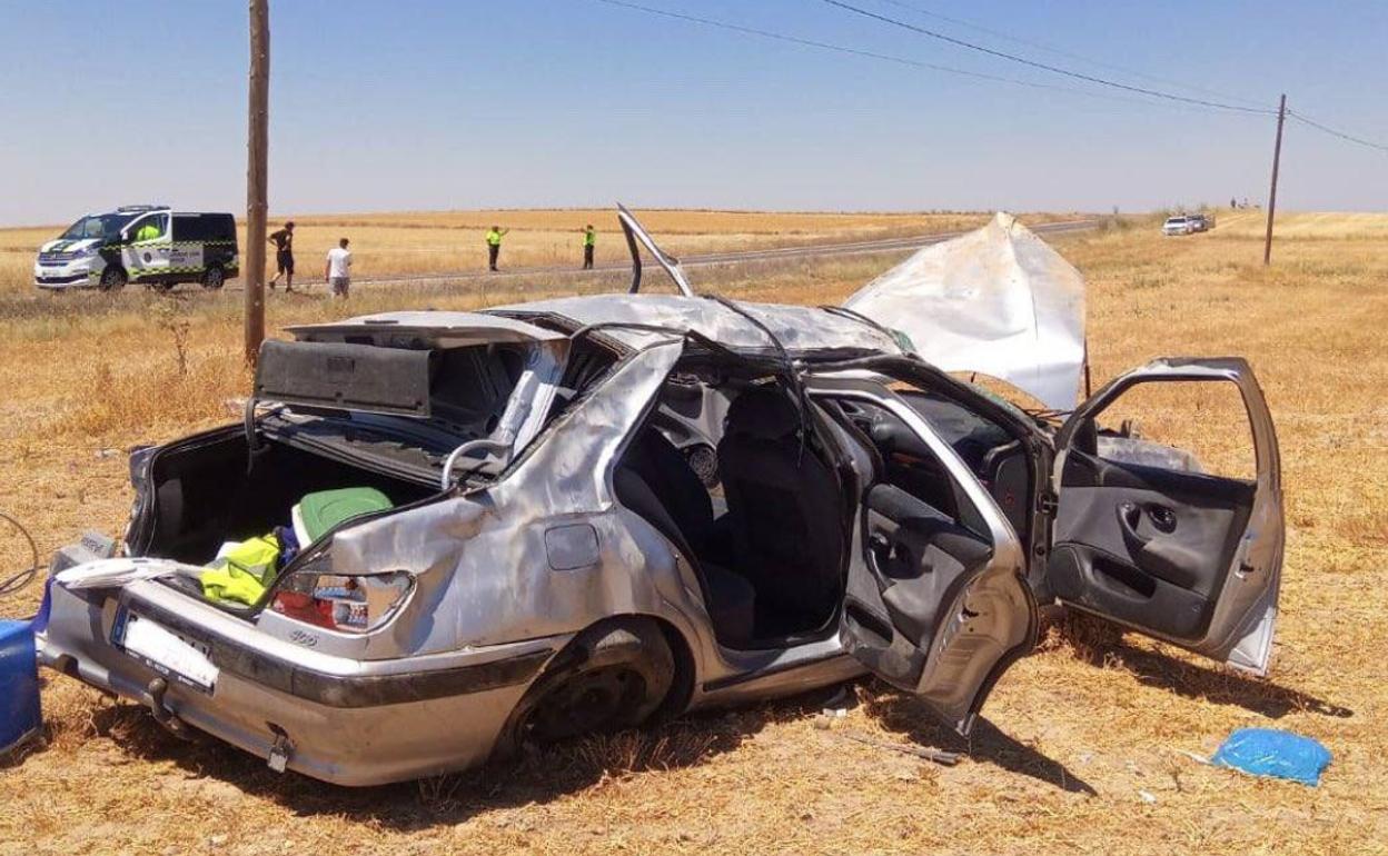 Estado en el que quedó el vehículo tras salirse de la carretera. 