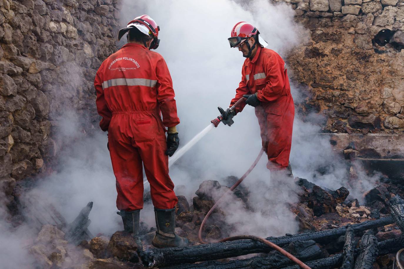 Fotos: Fuego en la comarca del Arlanza (Burgos)
