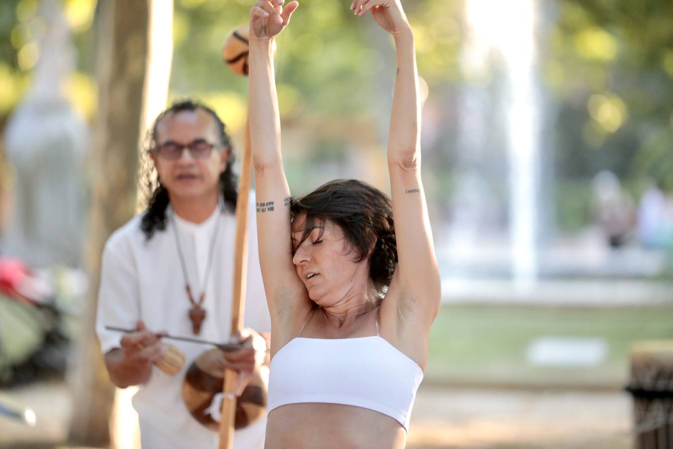 Fotos: Danza y música junto al Pisuerga