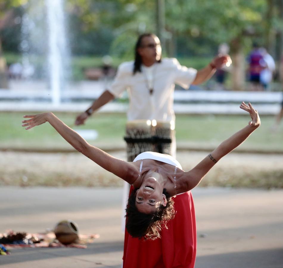 Fotos: Danza y música junto al Pisuerga