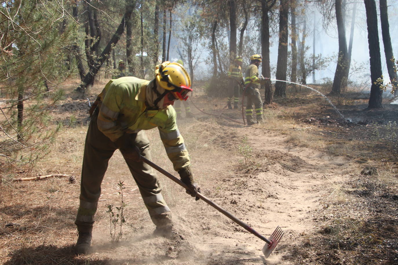 Imagen del incendio declarado en Cuéllar.