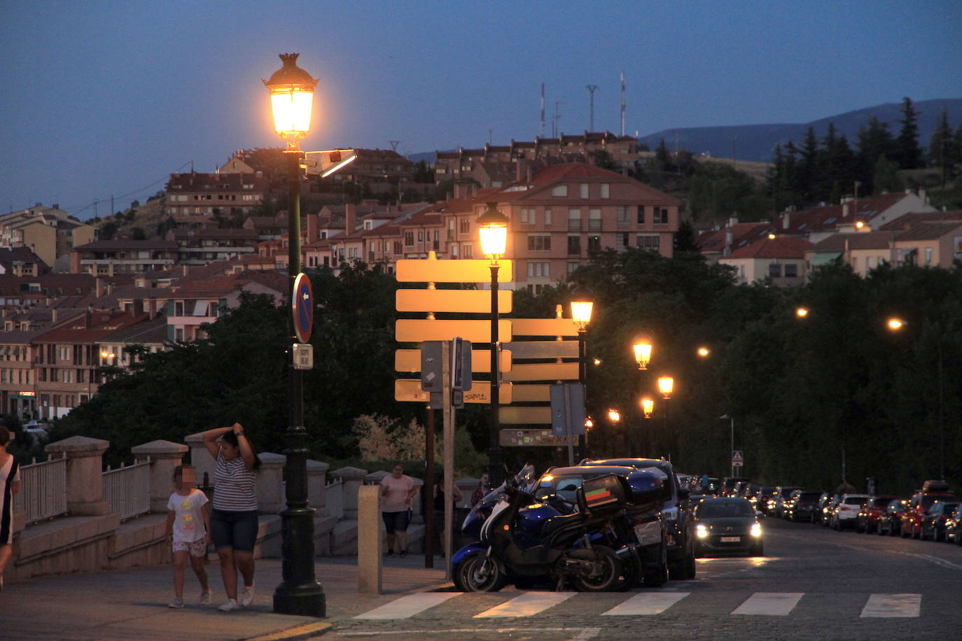 Alumbrado en Vía Roma.