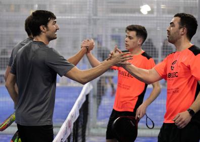 Imagen secundaria 1 - Arriba, entrega de premios Máster Final de Salamanca. Debajo, equipos final four Castilla y León- Cantabria