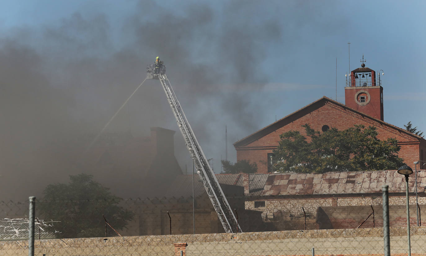 El fuego comenzó sobre las 16 horas de este jueves