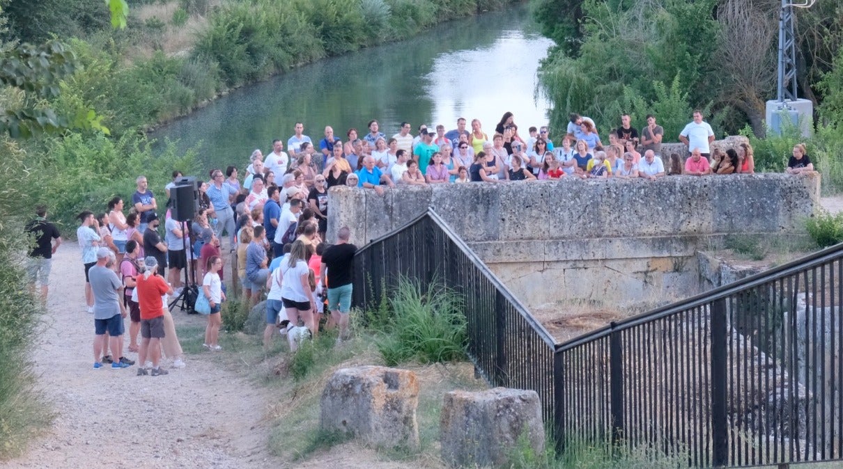 El Canal de Castilla fue el marco para la ruta teatralizada celebrada en Villamuriel de Cerrato