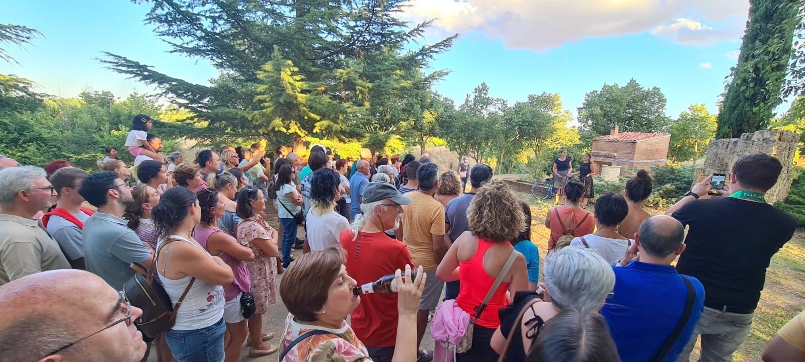 El Canal de Castilla fue el marco para la ruta teatralizada celebrada en Villamuriel de Cerrato