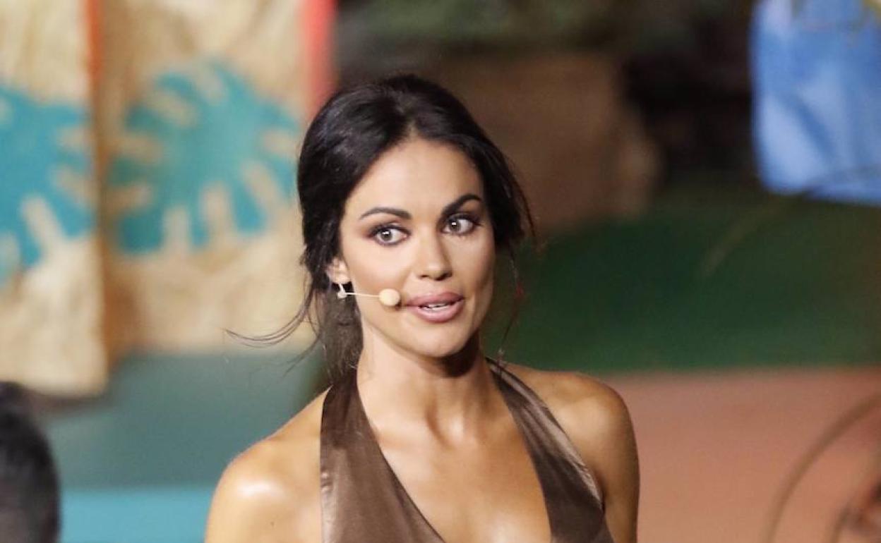 Lara Álvarez luce un sensual look en la final de 'Supervivientes'