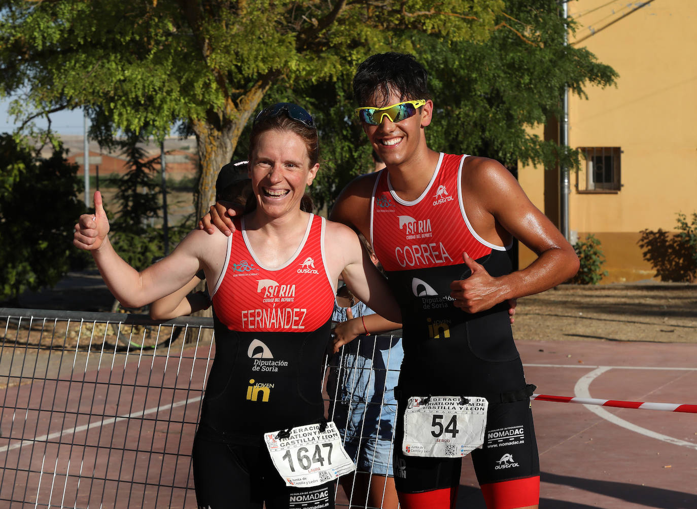 Fotos: Sergio Correa y Laura Fernández vuelan en el Triatlón de Piña