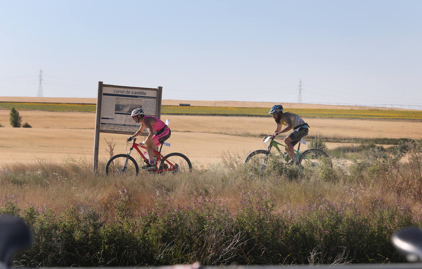 Fotos: Sergio Correa y Laura Fernández vuelan en el Triatlón de Piña