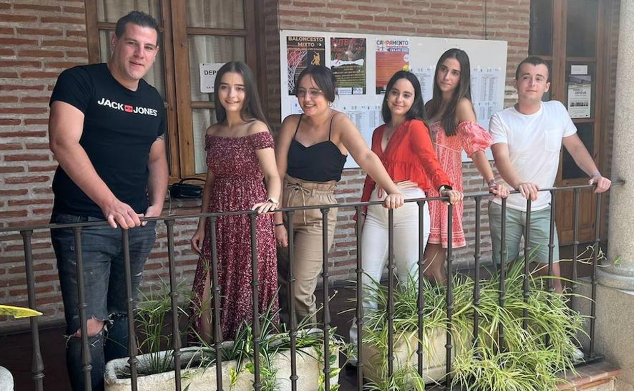 Los representantes de los jópvenes de Medina del Campo en las fiestas de este año. 