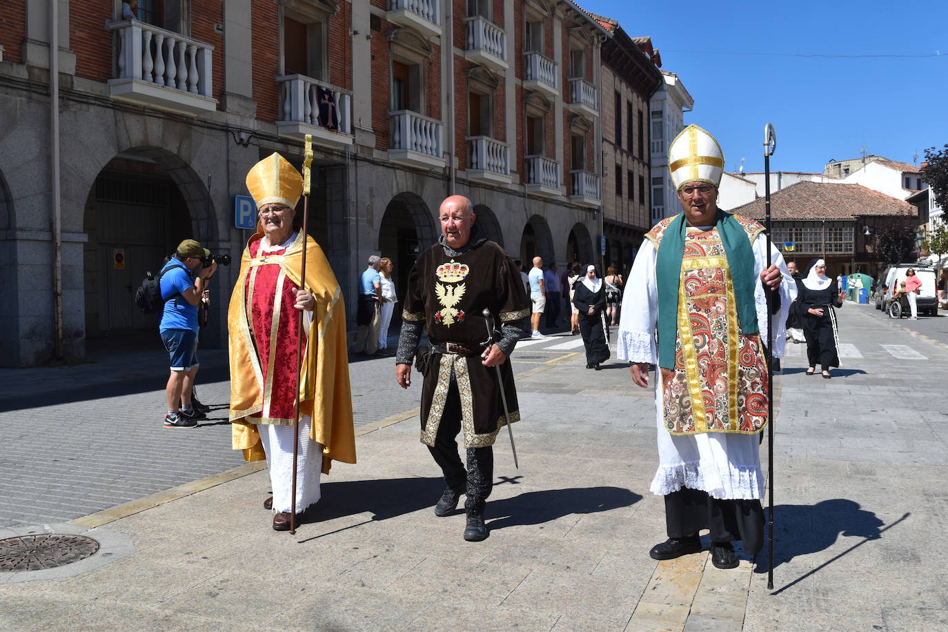 El 29 de julio de 1522 el monarca visitó la villa norteña y fue recibido por el Marqués de Aguilar y su esposa. 